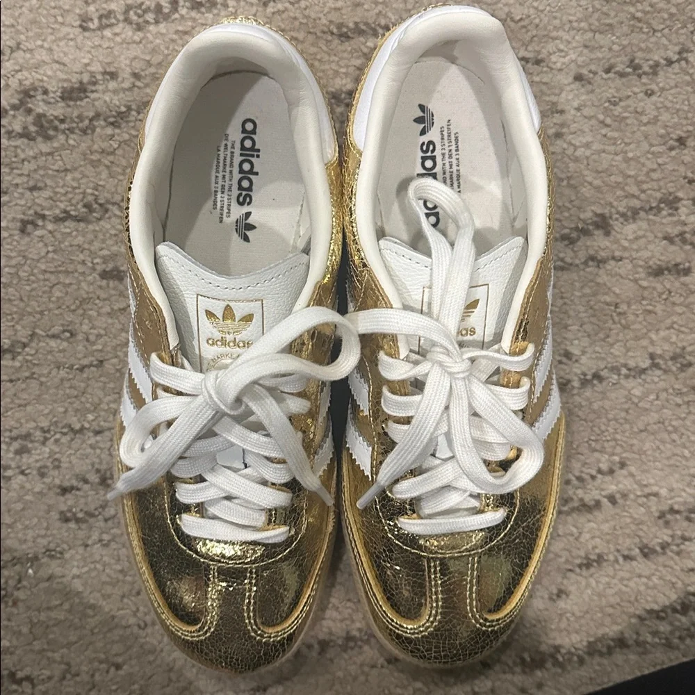 Adidas Women’s Gold Samba Shoes - Picture 2 of 5